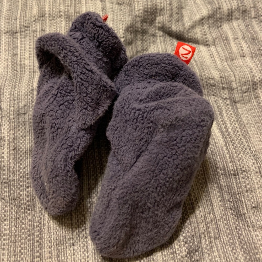 Zutano booties EUC 6 month